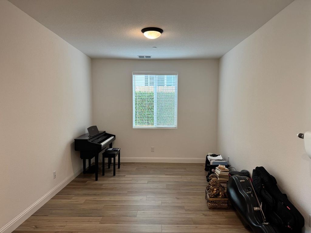 Photo of 3989 Salt Point Way, Rancho Cordova, CA 95742 (MLS # 226018145)