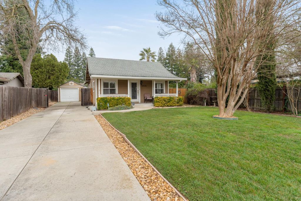 Photo of 5435 Kenneth Avenue, Carmichael, CA 95608 (MLS # 226007225)