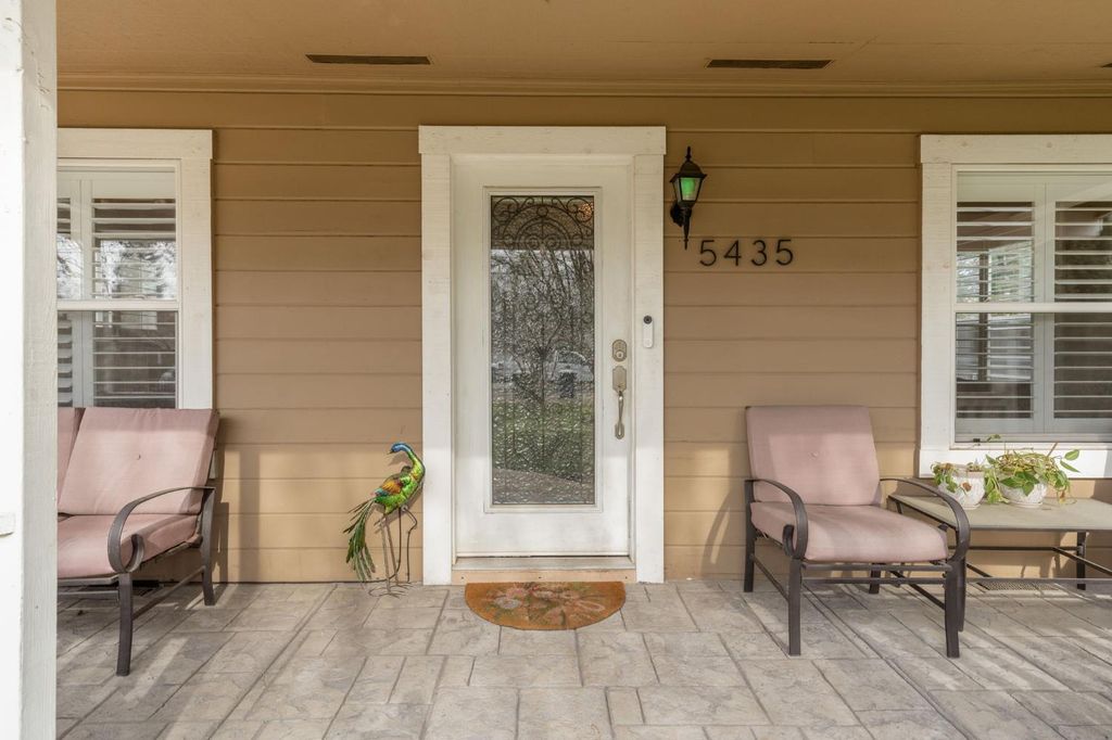 Photo of 5435 Kenneth Avenue, Carmichael, CA 95608 (MLS # 226007225)