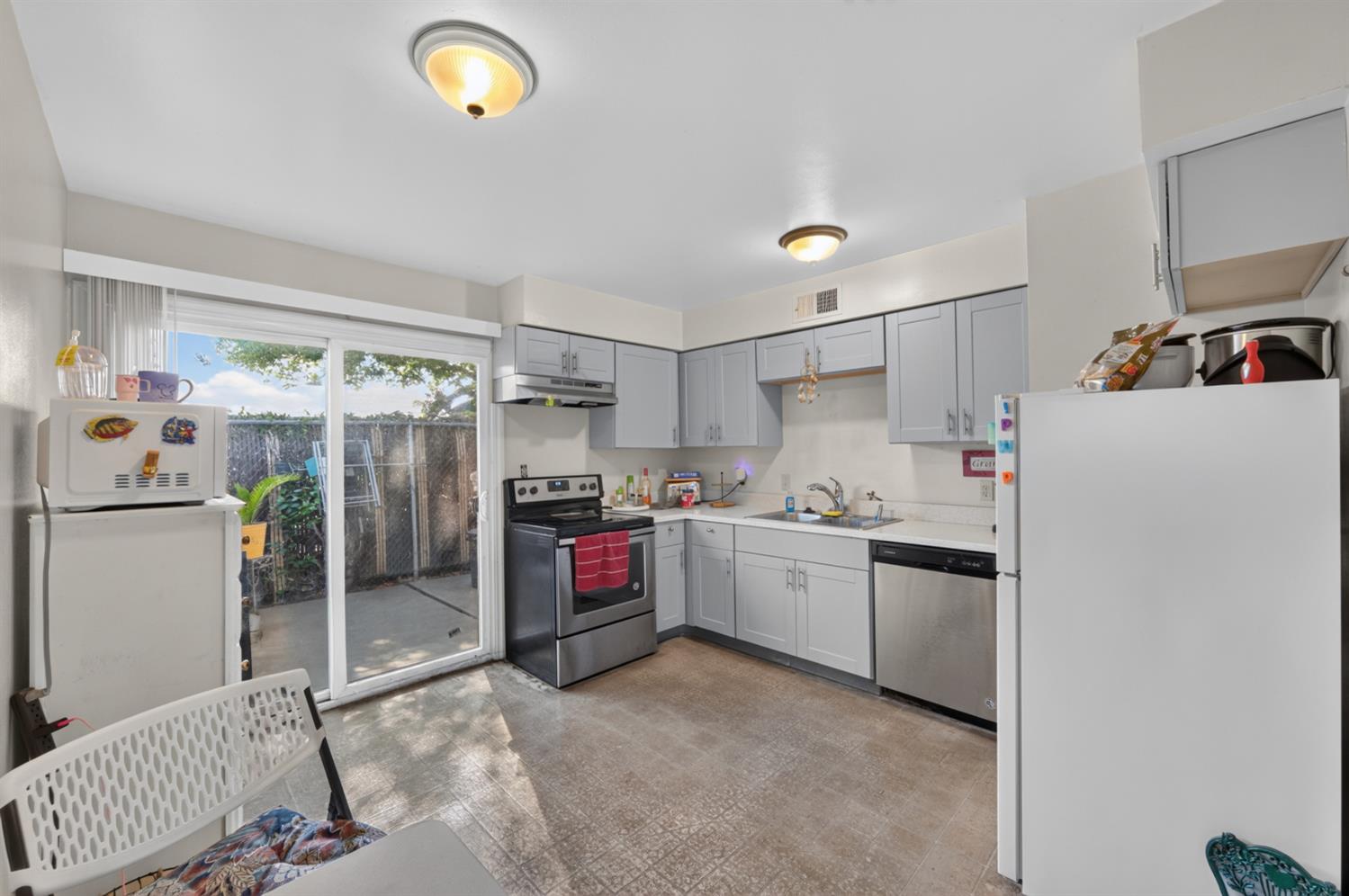 2421 Country Club Boulevard B6