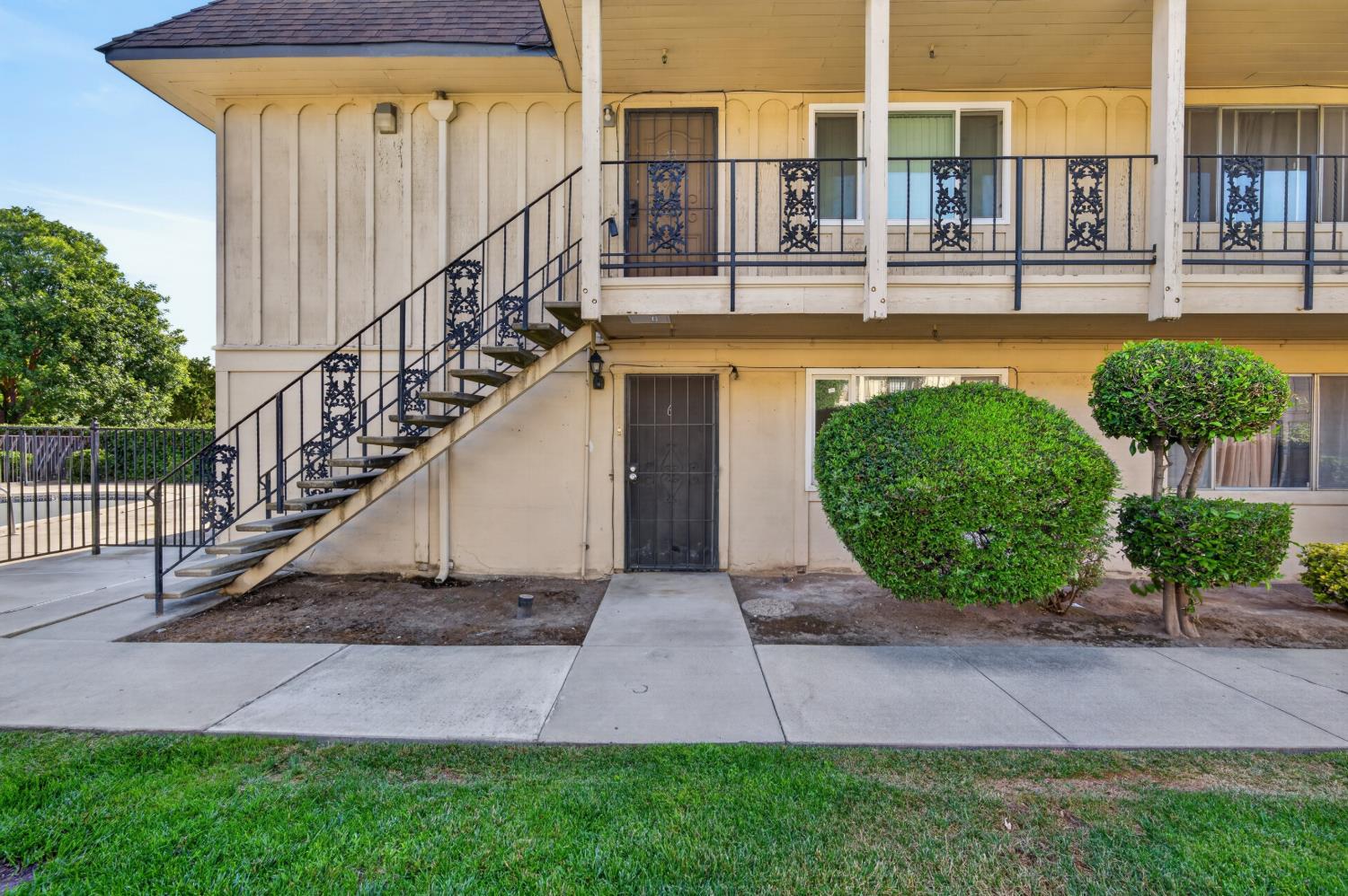 2421 Country Club Boulevard B6