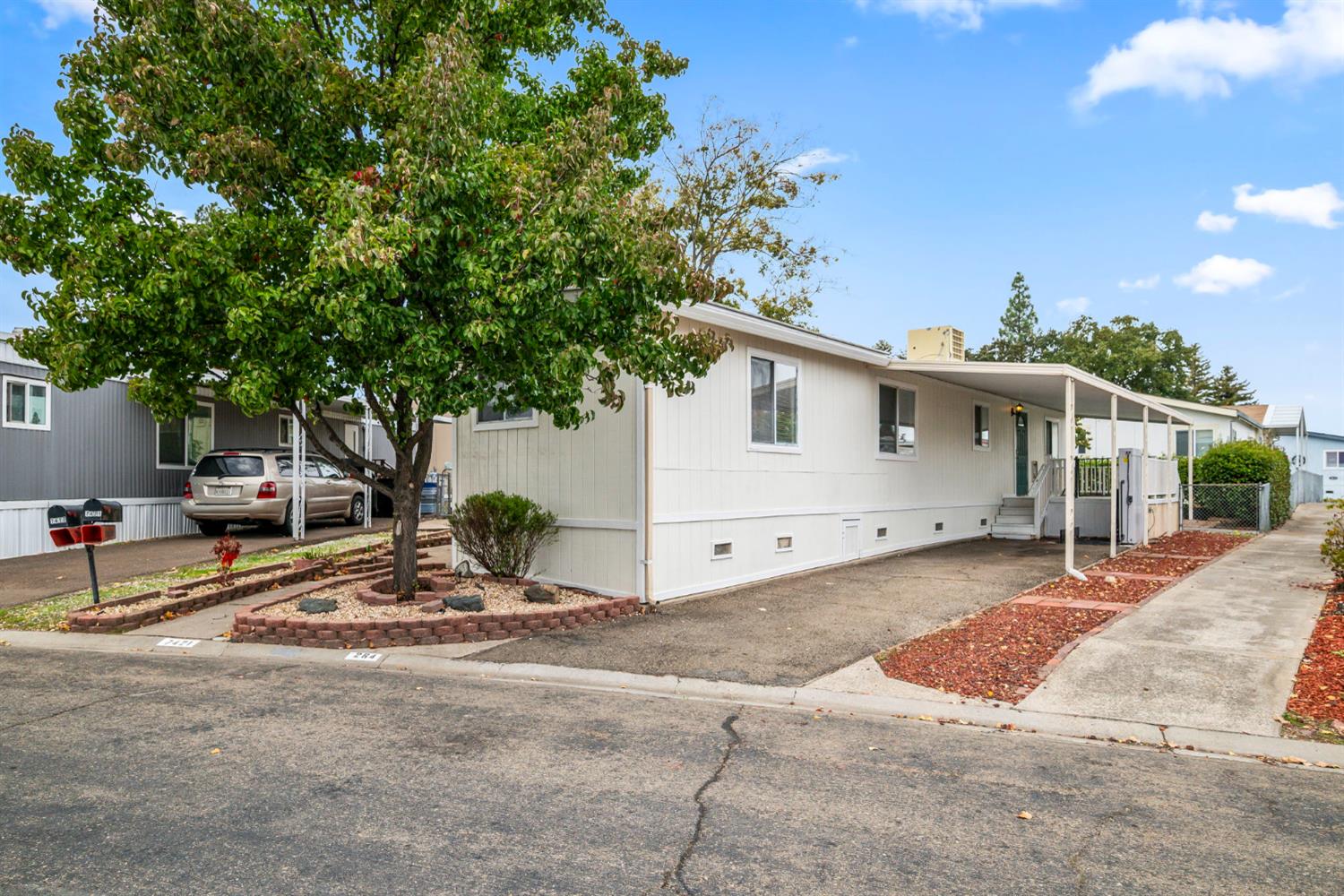 7421 Topanga Lane 264