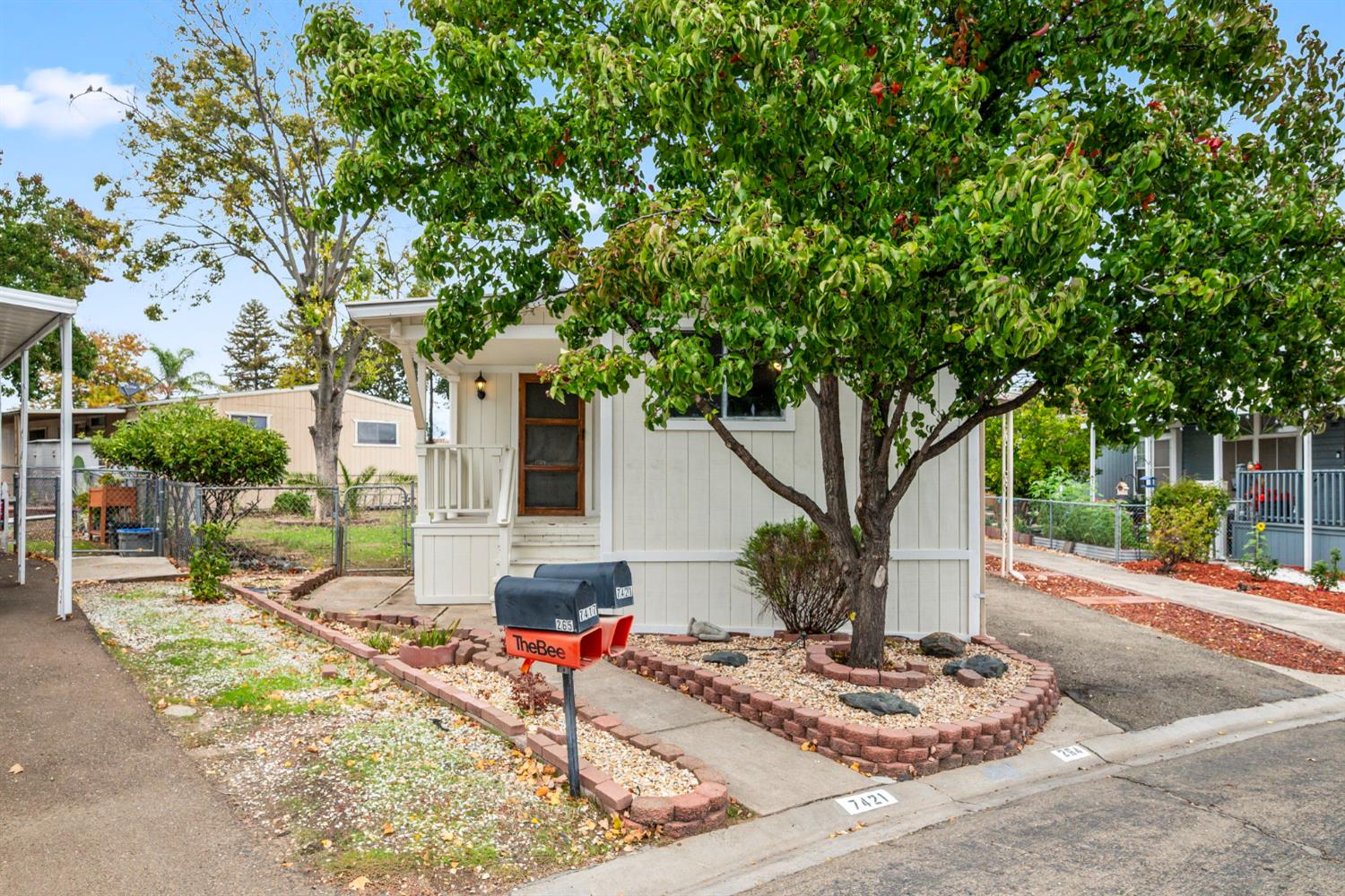 7421 Topanga Lane 264