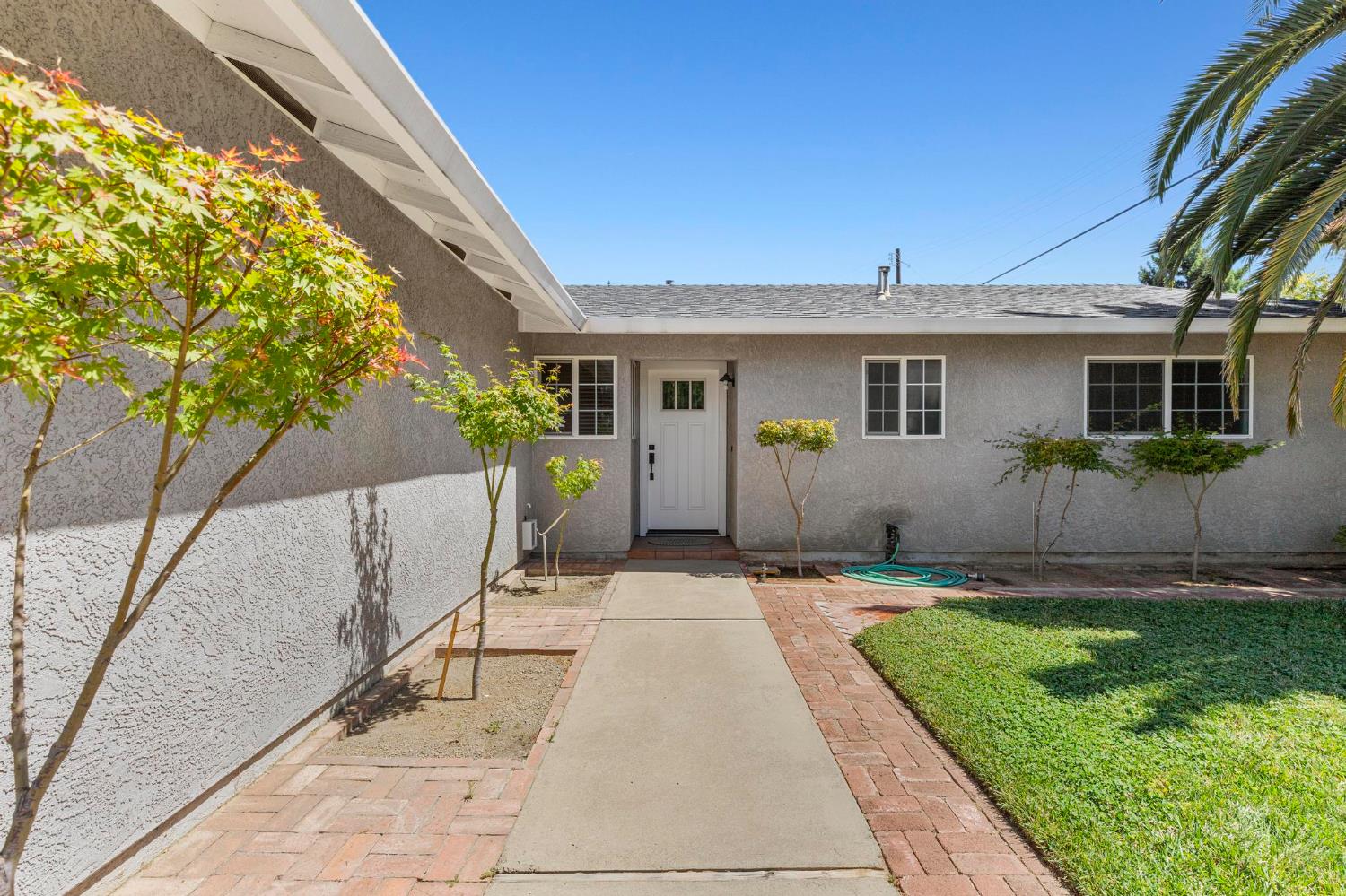 1785 Ash Way