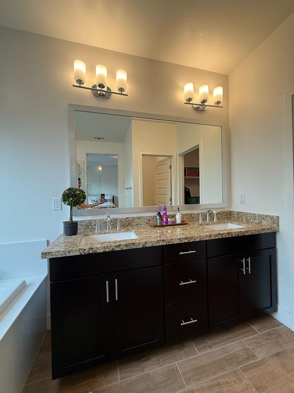 Rancho Cordova, California 95742, United States, 4 Bedrooms Bedrooms, ,3 BathroomsBathrooms,Residential,Active,117396