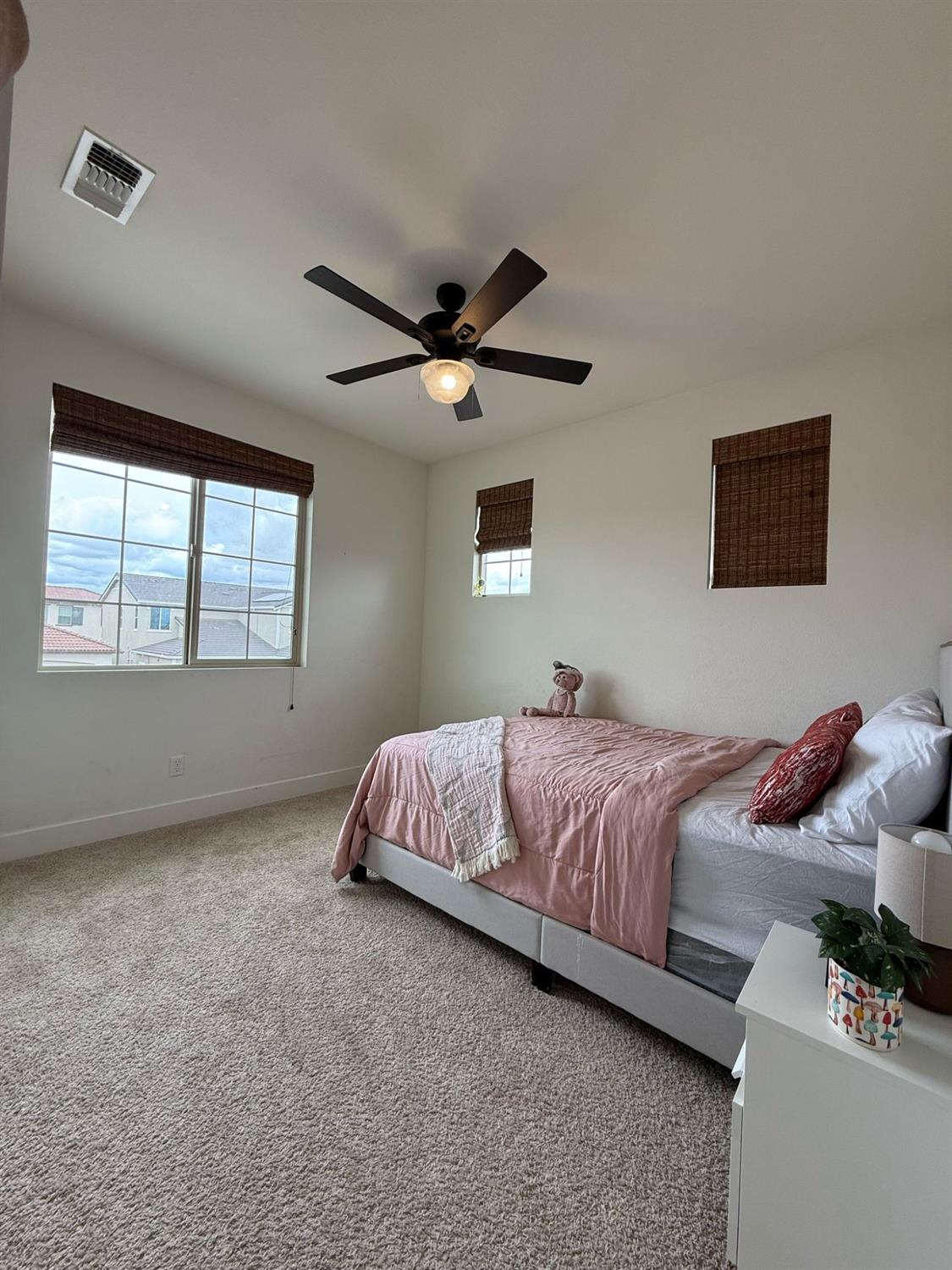 Rancho Cordova, California 95742, United States, 4 Bedrooms Bedrooms, ,3 BathroomsBathrooms,Residential,Active,117396