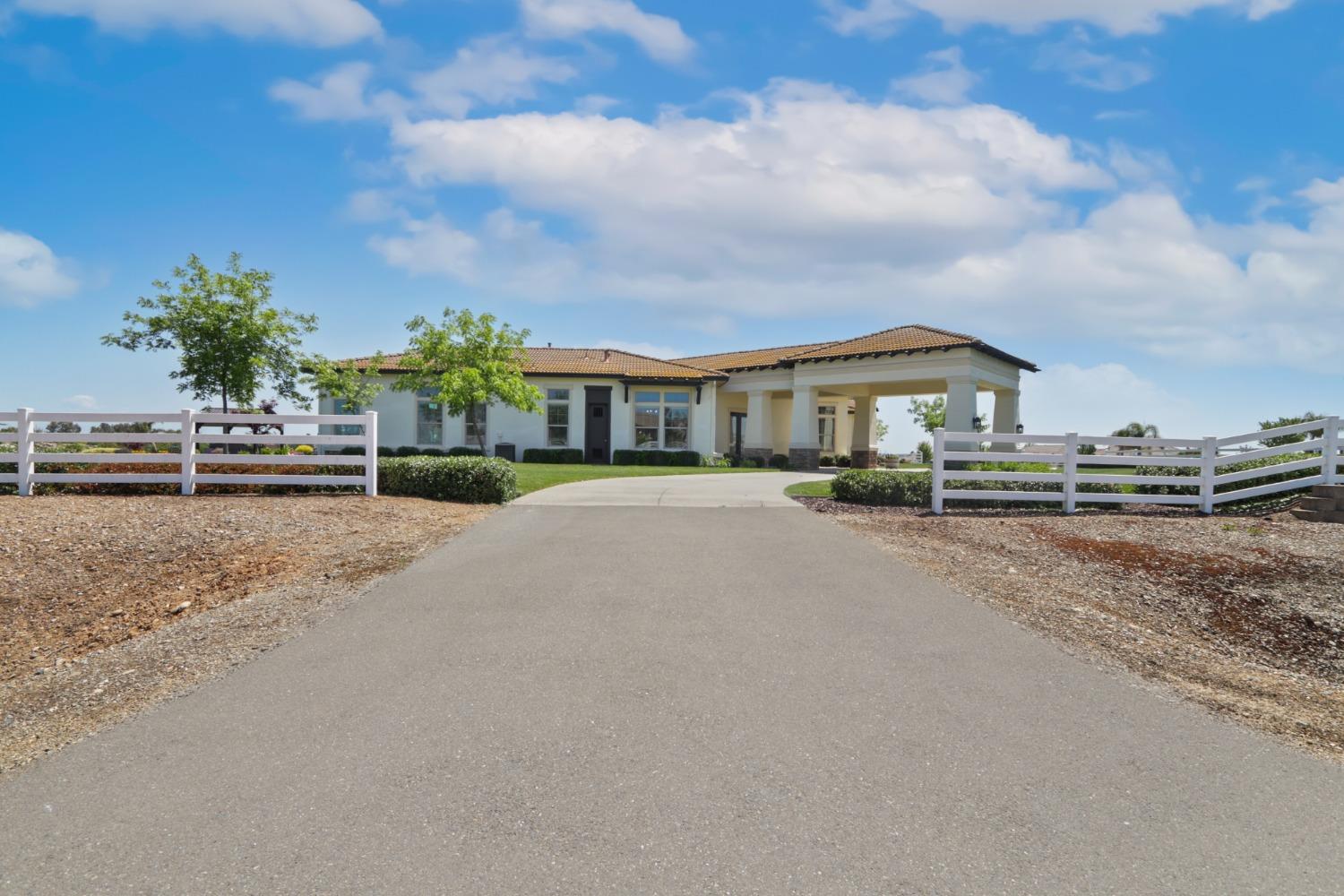 11815 Trailrider Drive
