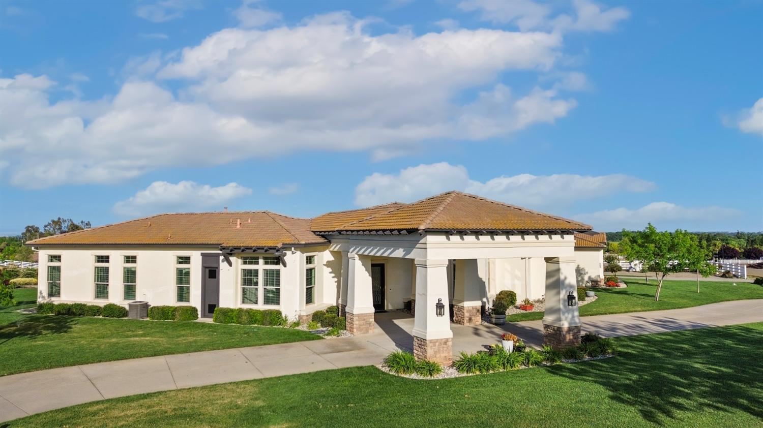 11815 Trailrider Drive