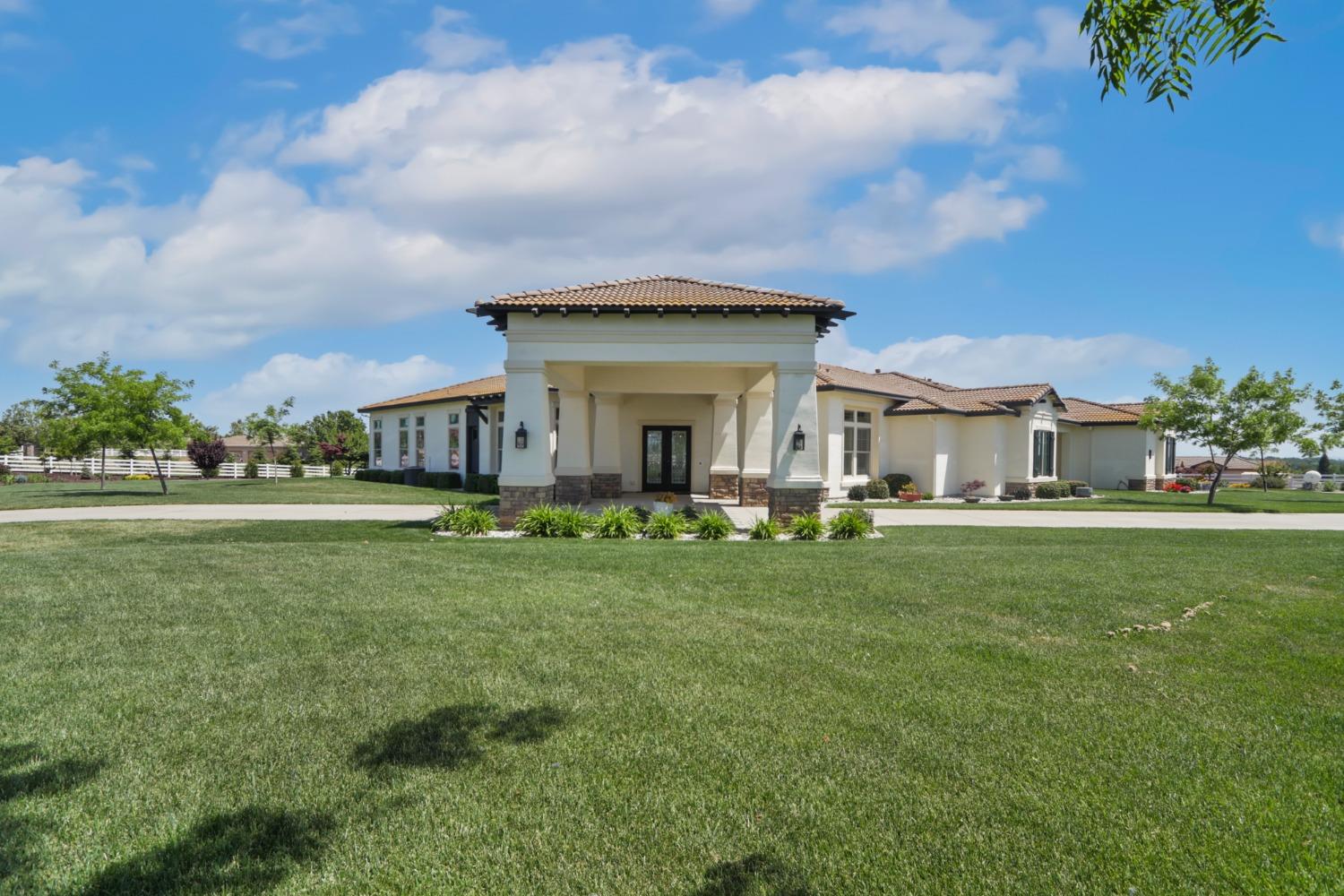 11815 Trailrider Drive