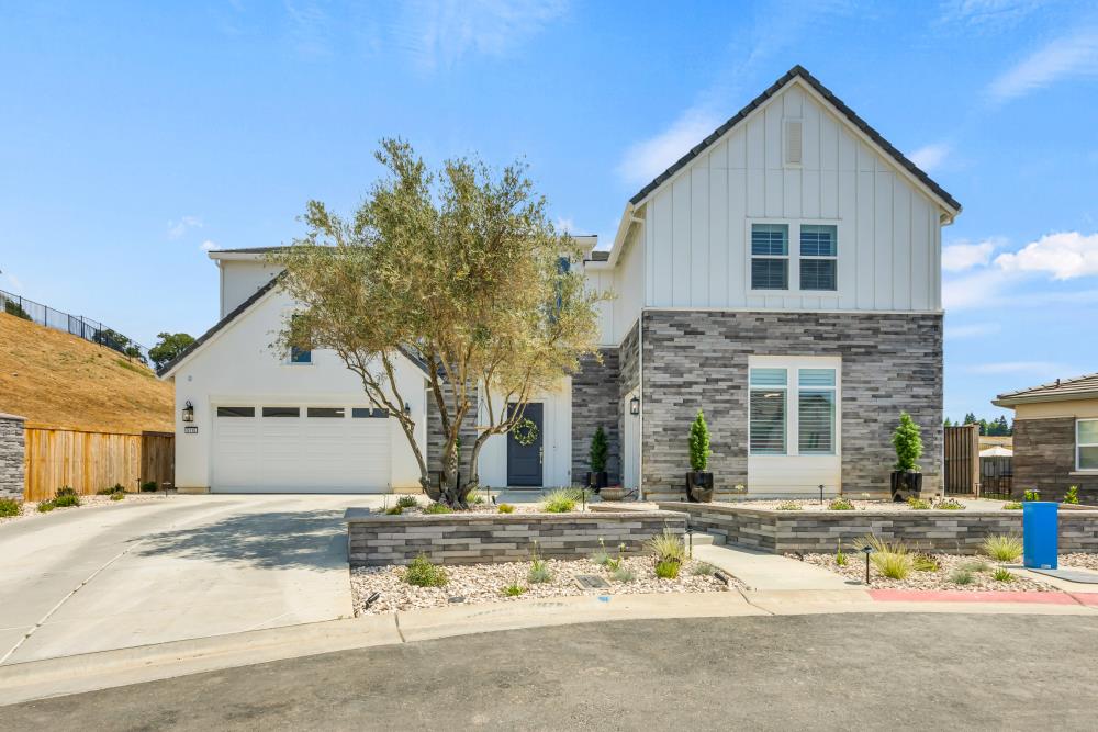 5115 Glacier Peak Drive