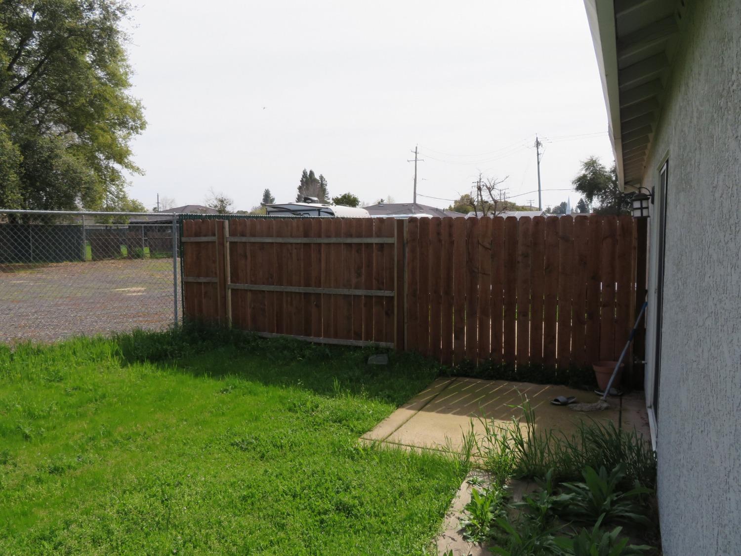 19 N Lee Avenue