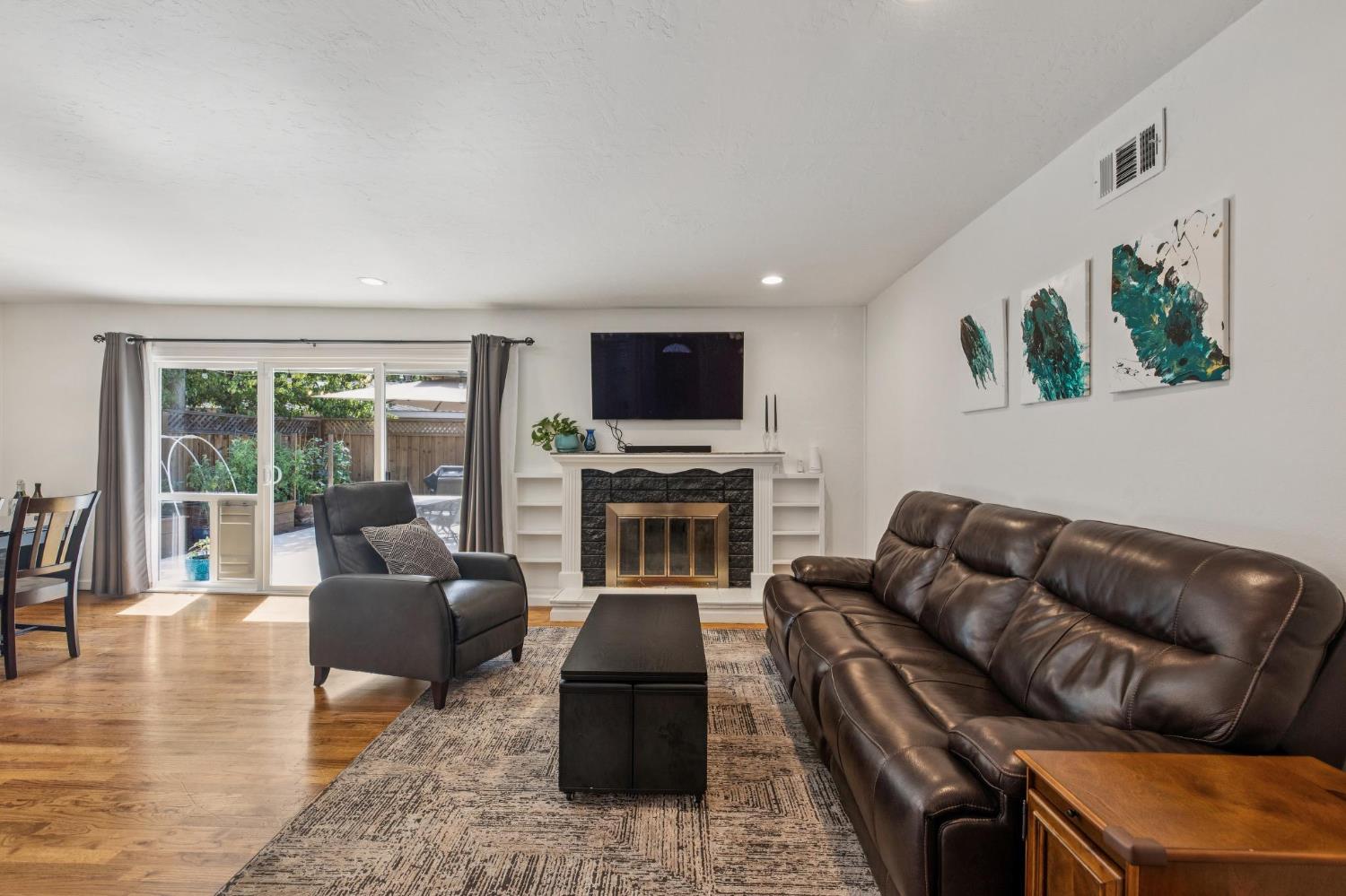 2432 Rinconada Drive
