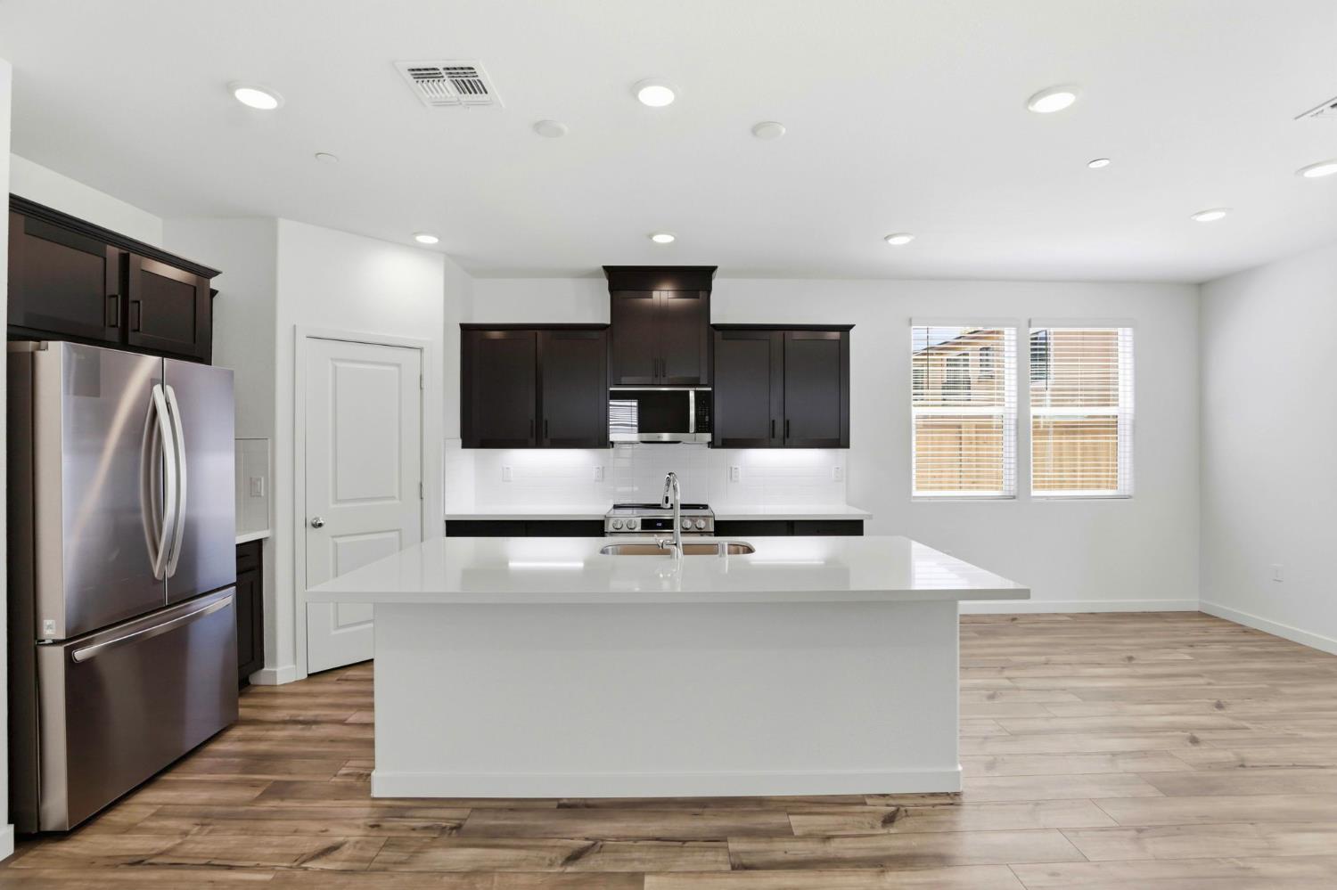 1043 Ginkgo Circle