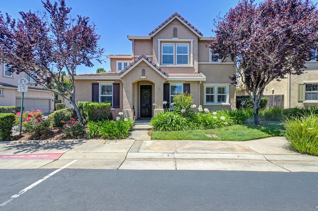 773 Courtyards Loop
