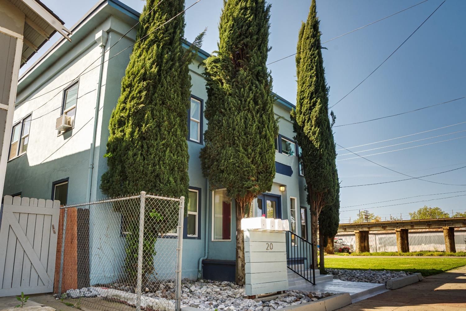 20 3rd Street