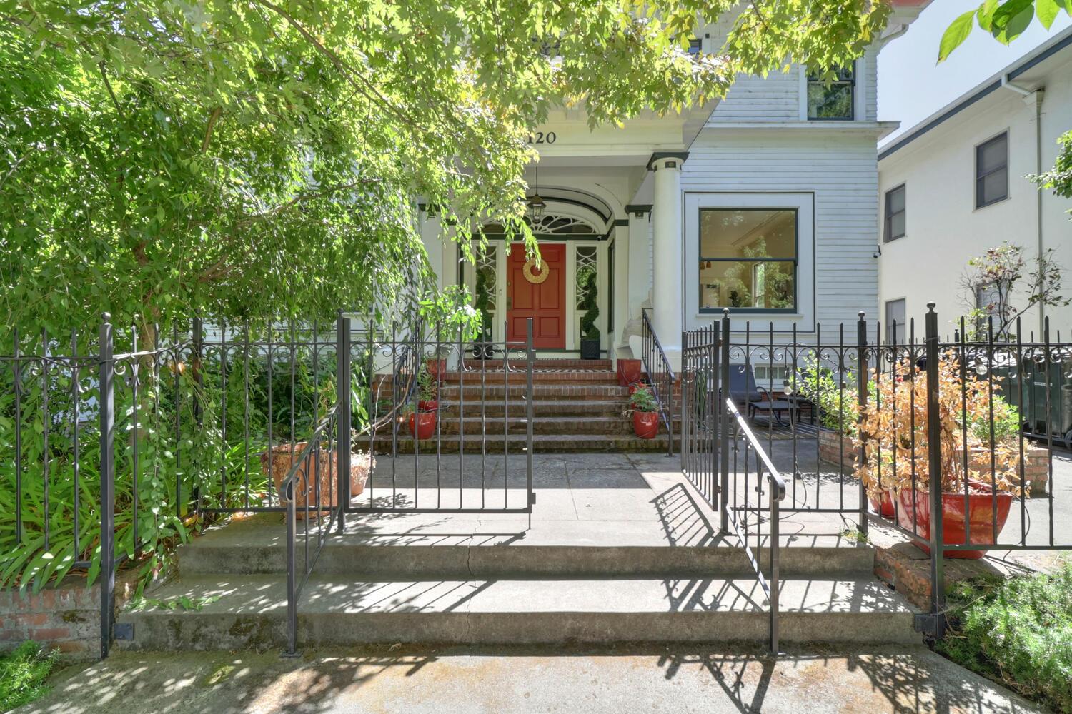 2120 G Street