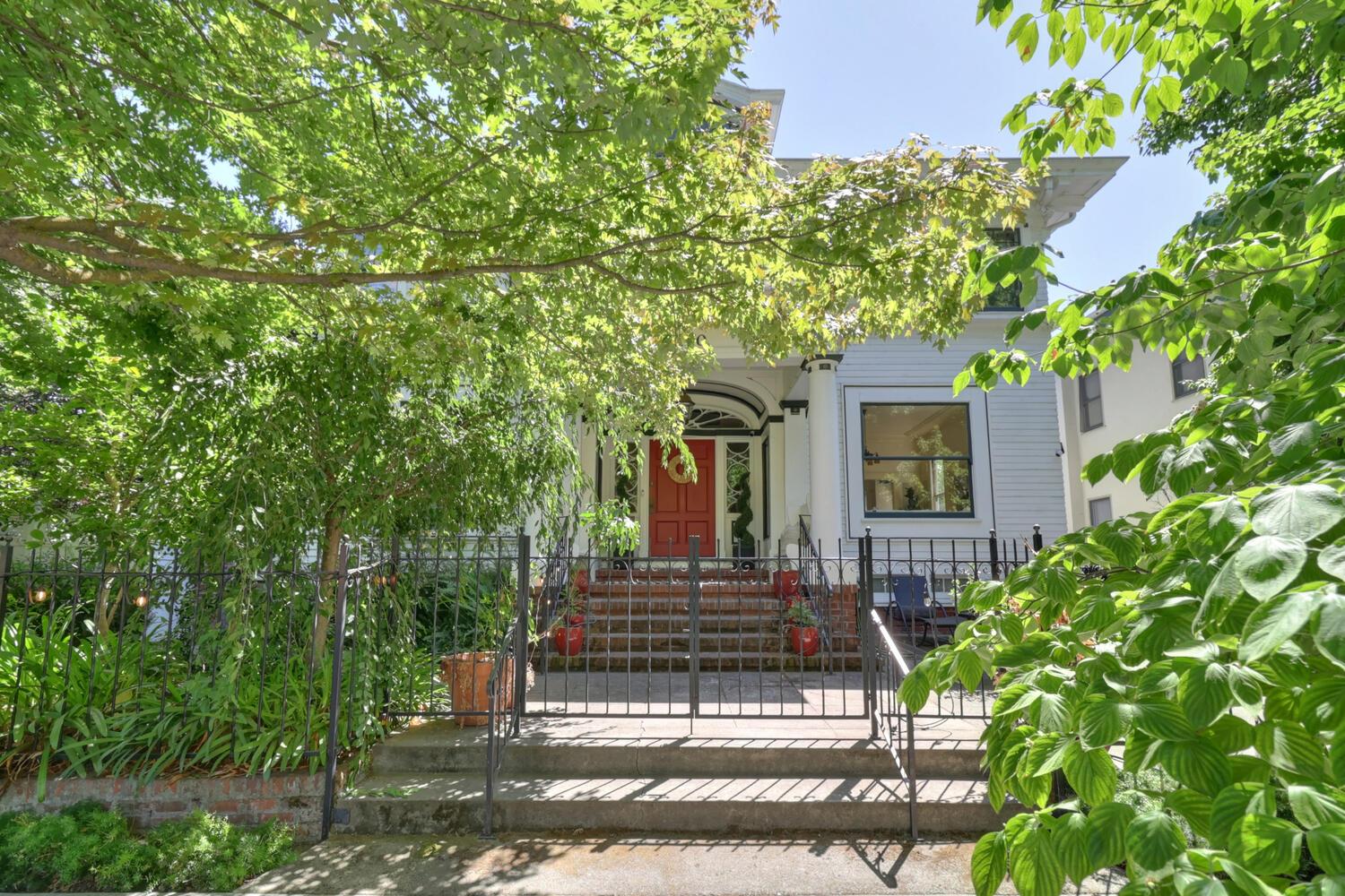 2120 G Street