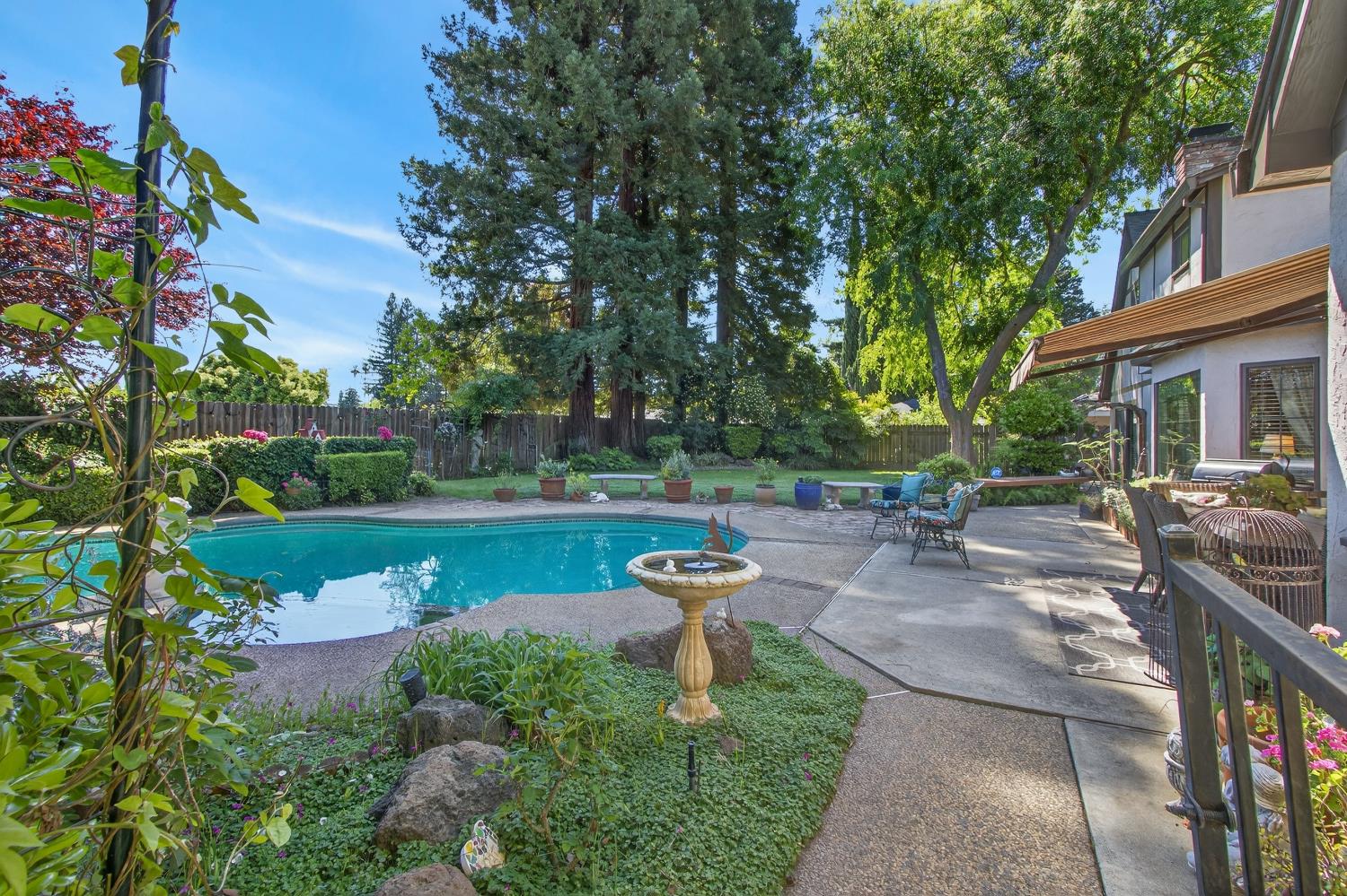 9818 Mira Del Rio Drive