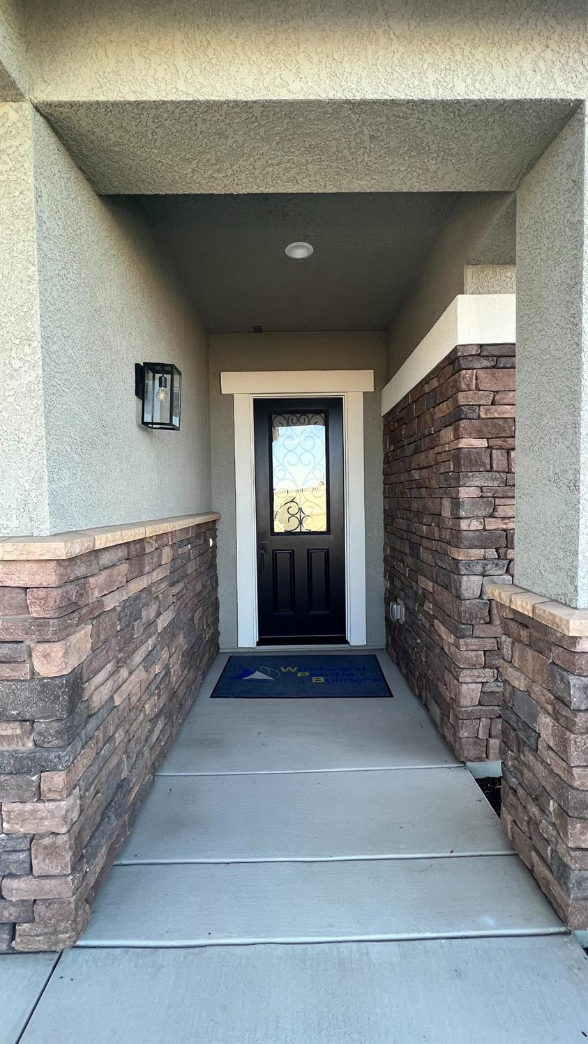 1030 Meadowlands Drive