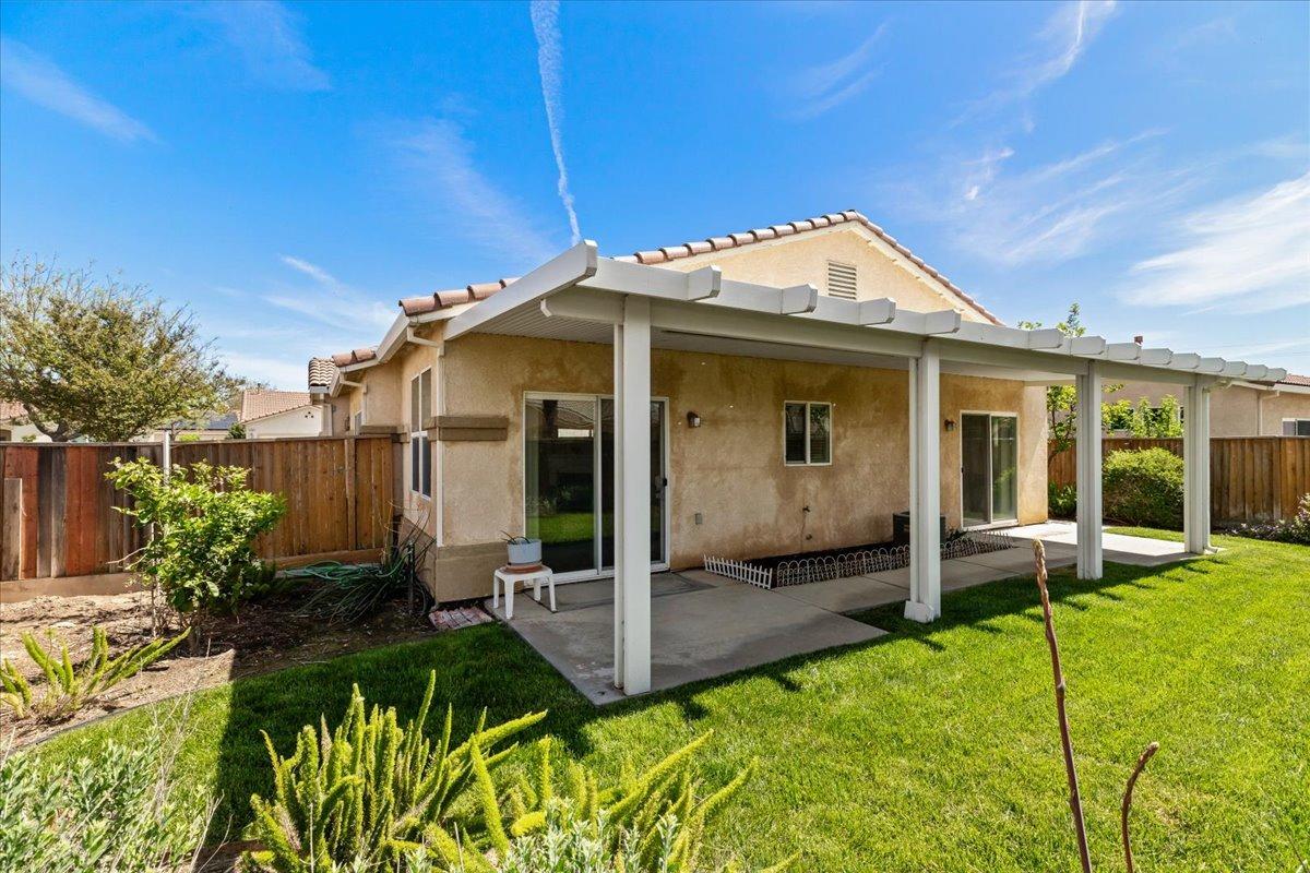 Los Banos, California 93635, United States, 3 Bedrooms Bedrooms, ,2 BathroomsBathrooms,Residential,Pending,107424