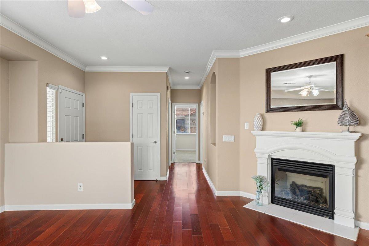 Los Banos, California 93635, United States, 3 Bedrooms Bedrooms, ,2 BathroomsBathrooms,Residential,Pending,107424