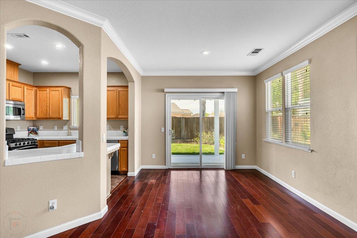 Los Banos, California 93635, United States, 3 Bedrooms Bedrooms, ,2 BathroomsBathrooms,Residential,Pending,107424