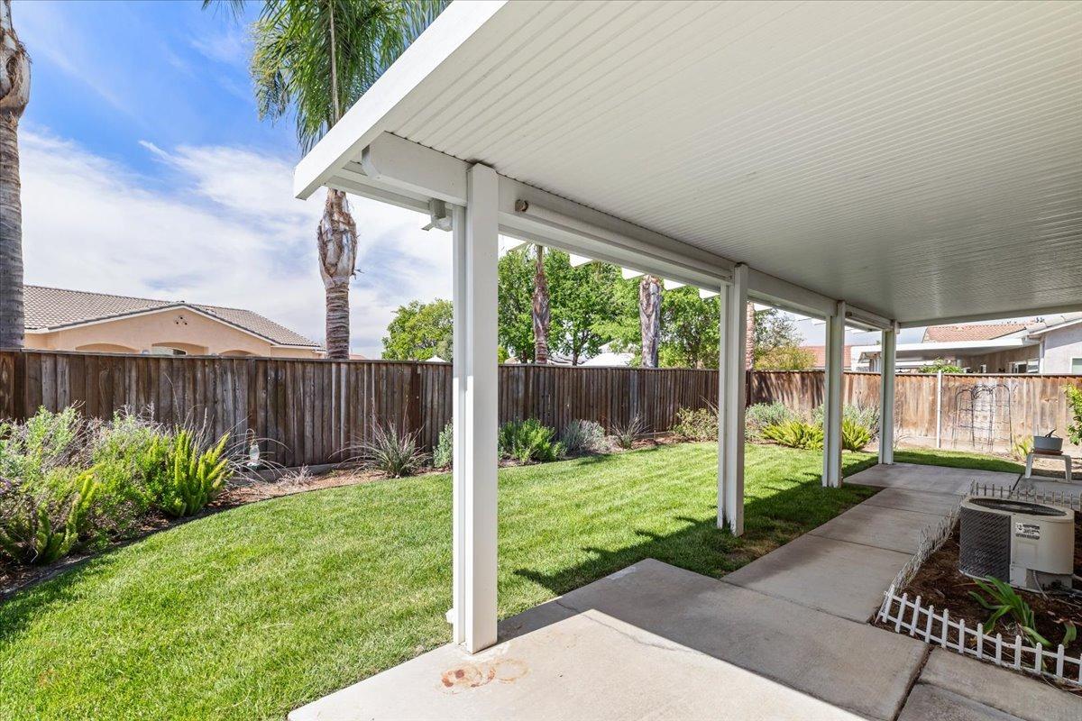 Los Banos, California 93635, United States, 3 Bedrooms Bedrooms, ,2 BathroomsBathrooms,Residential,Pending,107424