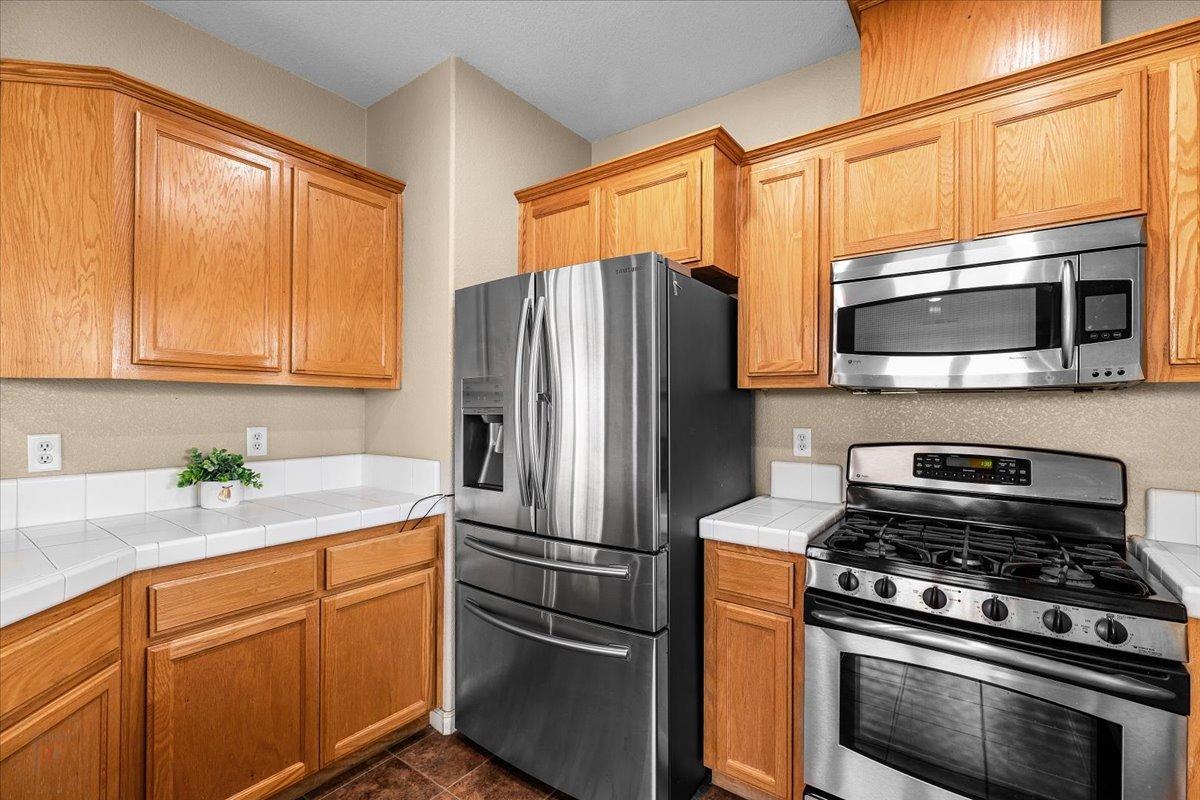 Los Banos, California 93635, United States, 3 Bedrooms Bedrooms, ,2 BathroomsBathrooms,Residential,Pending,107424