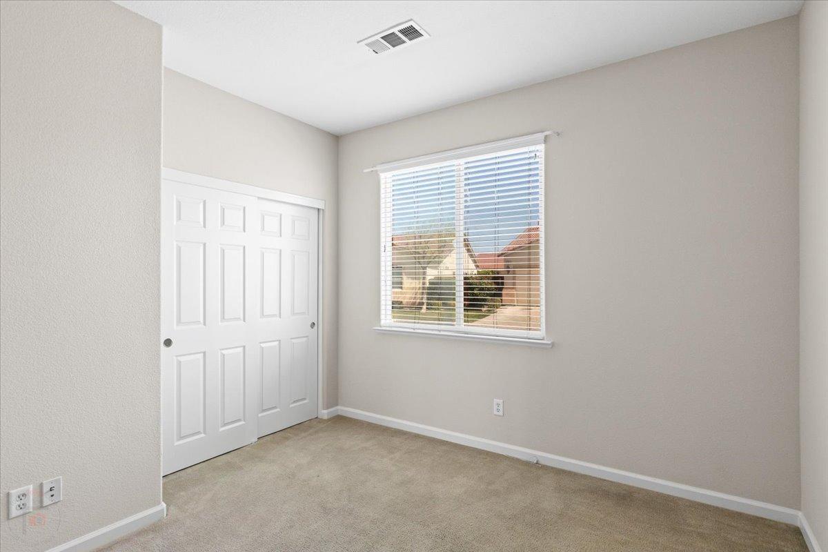 Los Banos, California 93635, United States, 3 Bedrooms Bedrooms, ,2 BathroomsBathrooms,Residential,Pending,107424