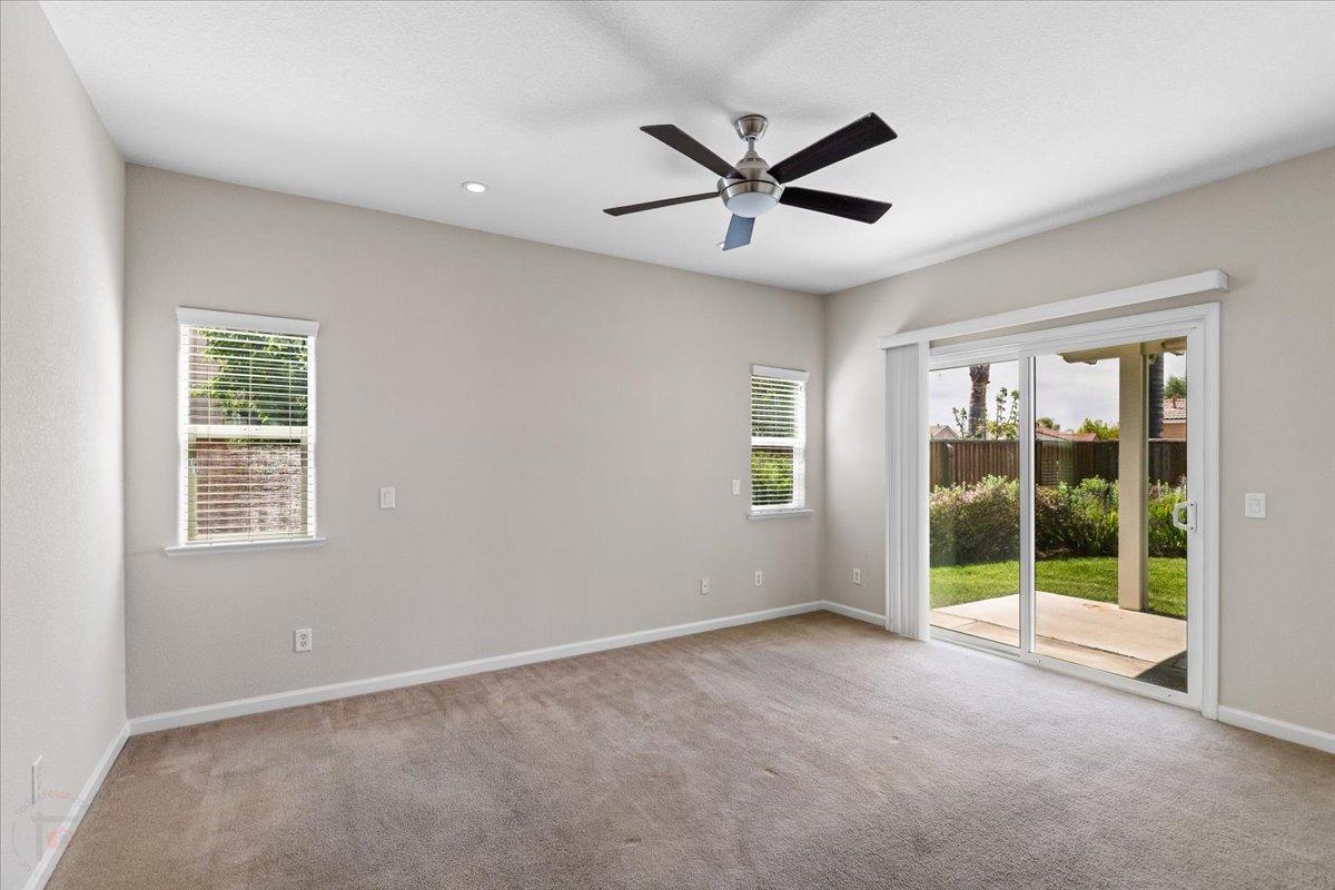 Los Banos, California 93635, United States, 3 Bedrooms Bedrooms, ,2 BathroomsBathrooms,Residential,Pending,107424