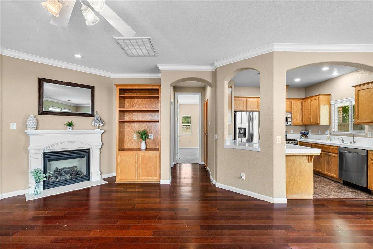 Los Banos, California 93635, United States, 3 Bedrooms Bedrooms, ,2 BathroomsBathrooms,Residential,Pending,107424