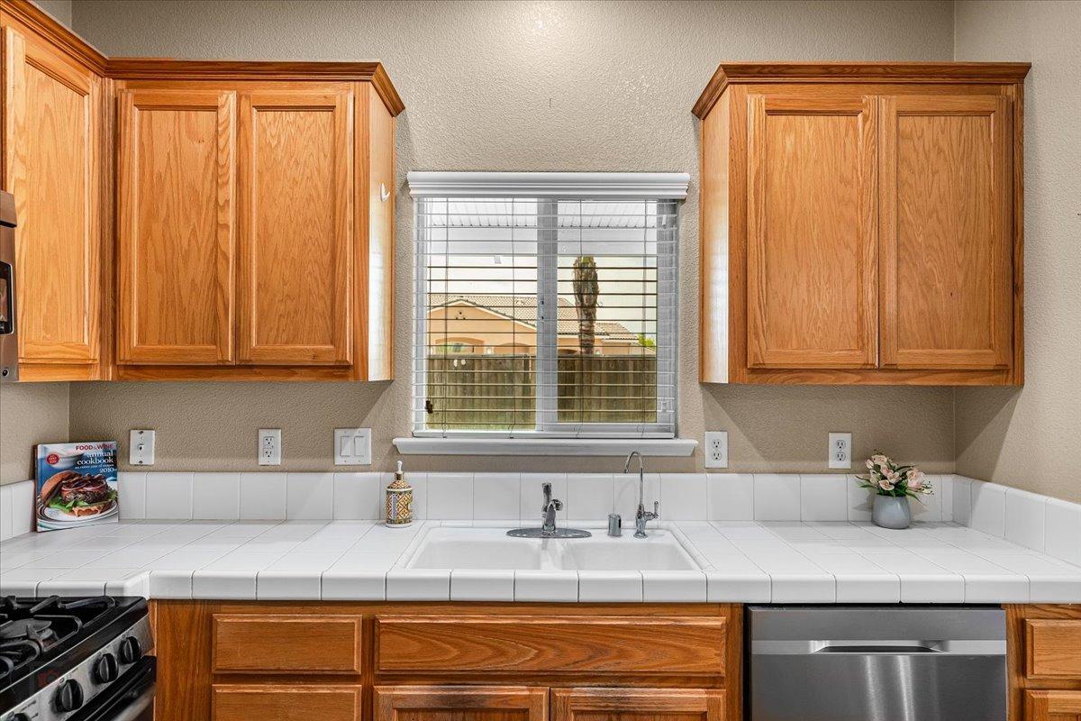 Los Banos, California 93635, United States, 3 Bedrooms Bedrooms, ,2 BathroomsBathrooms,Residential,Pending,107424