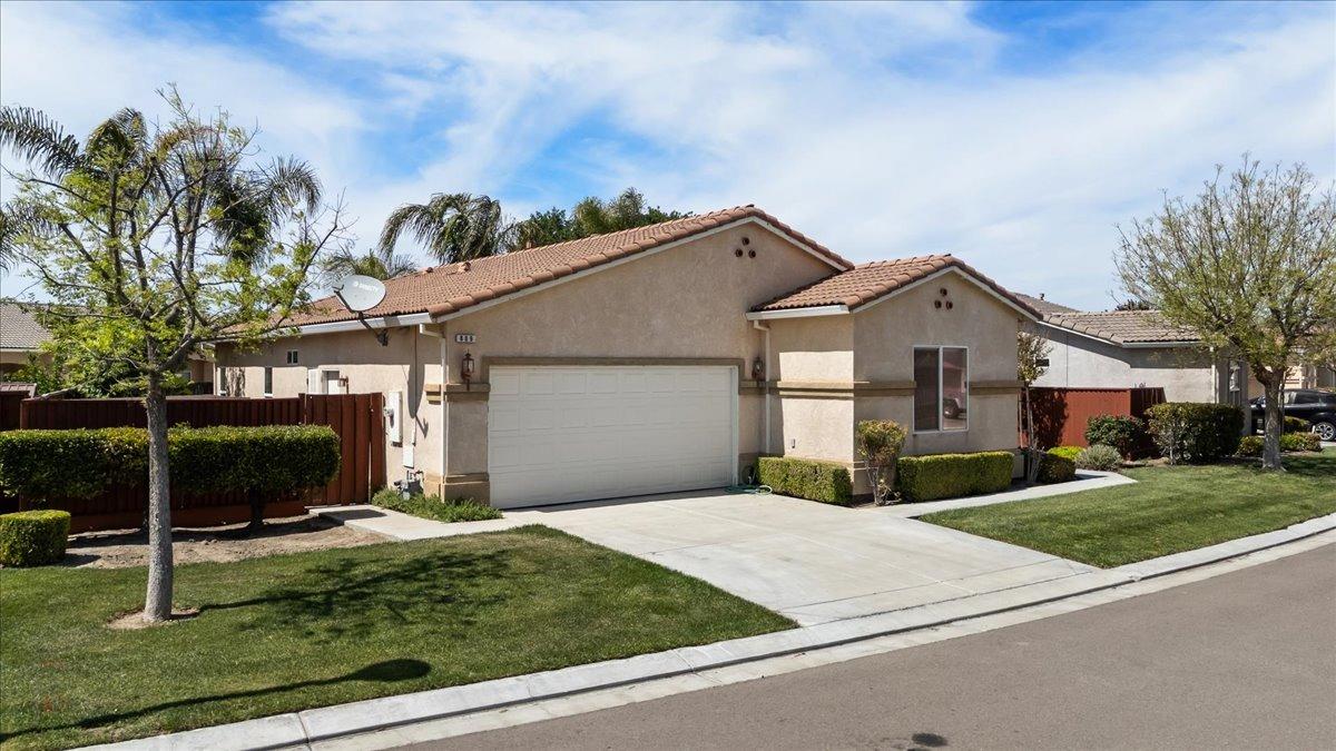 Los Banos, California 93635, United States, 3 Bedrooms Bedrooms, ,2 BathroomsBathrooms,Residential,Pending,107424