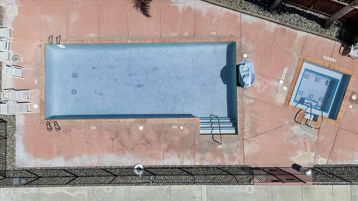 Los Banos, California 93635, United States, 3 Bedrooms Bedrooms, ,2 BathroomsBathrooms,Residential,Pending,107424