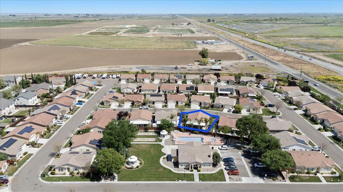 Los Banos, California 93635, United States, 3 Bedrooms Bedrooms, ,2 BathroomsBathrooms,Residential,Pending,107424