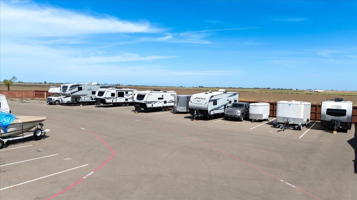 Los Banos, California 93635, United States, 3 Bedrooms Bedrooms, ,2 BathroomsBathrooms,Residential,Pending,107424