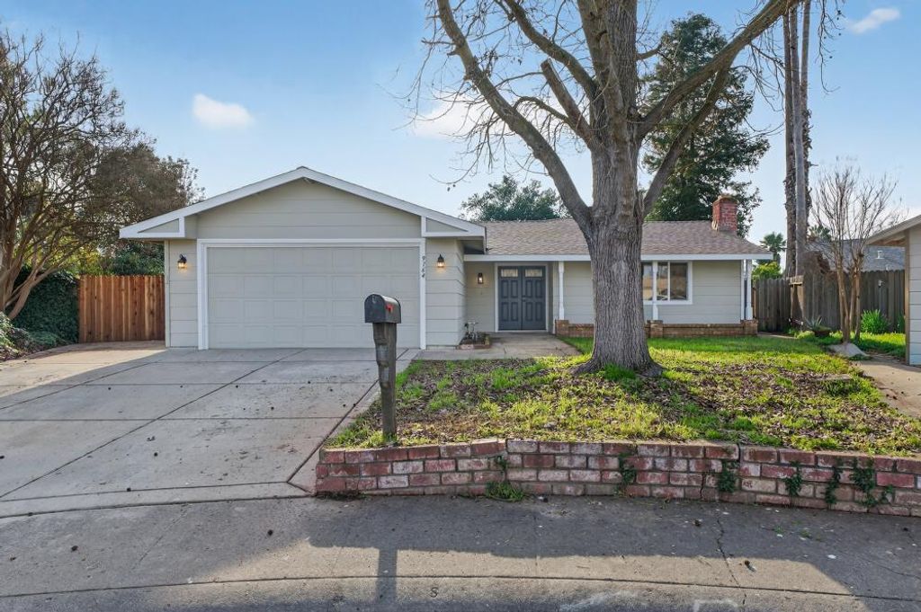 Photo of 9164 NE Brian Court, Sacramento, CA 95826 (MLS # 226007488)