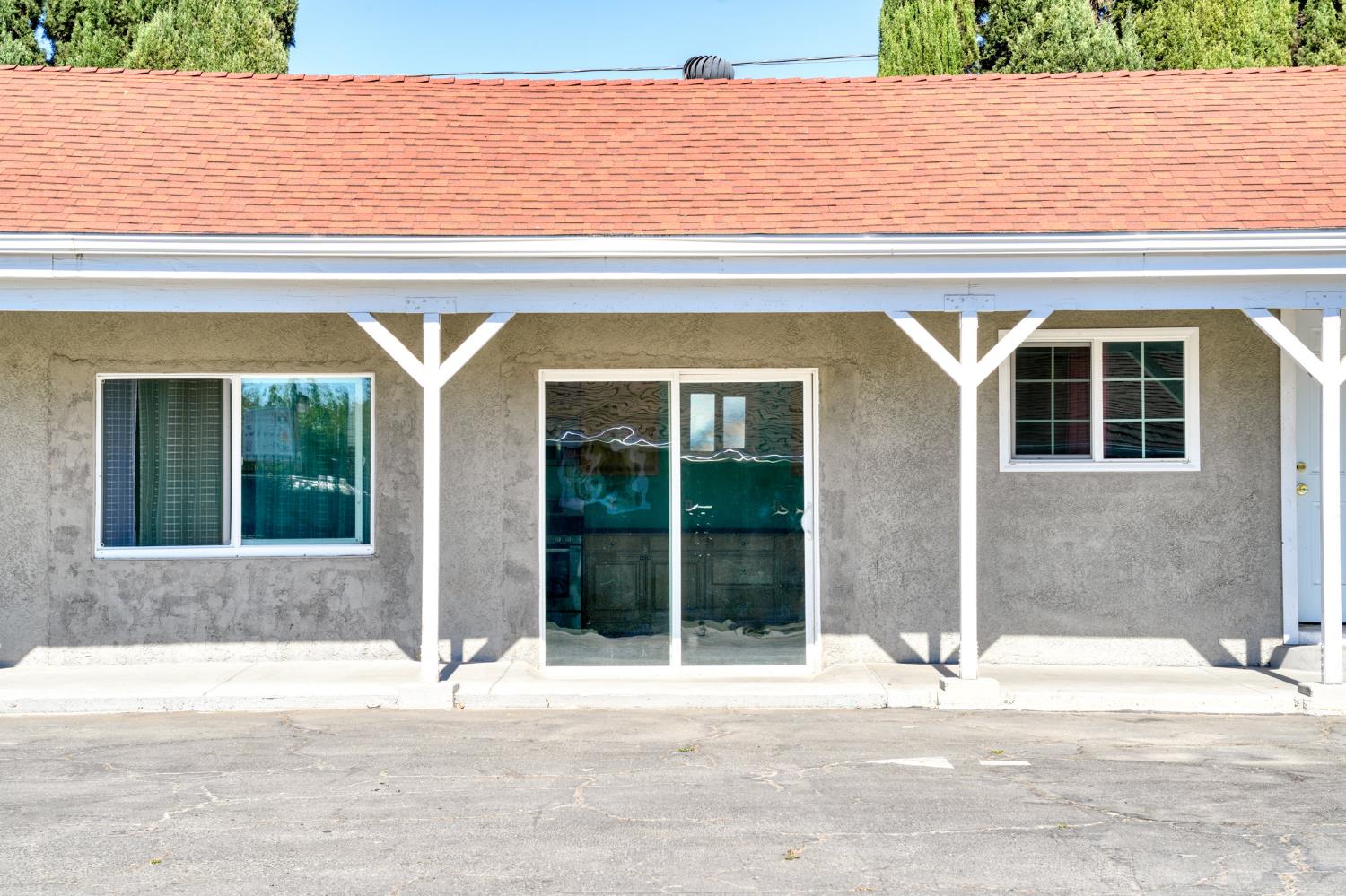 1506 S Mariposa Road
