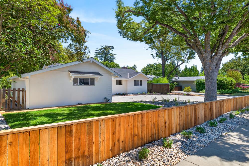 788 Elmwood Drive