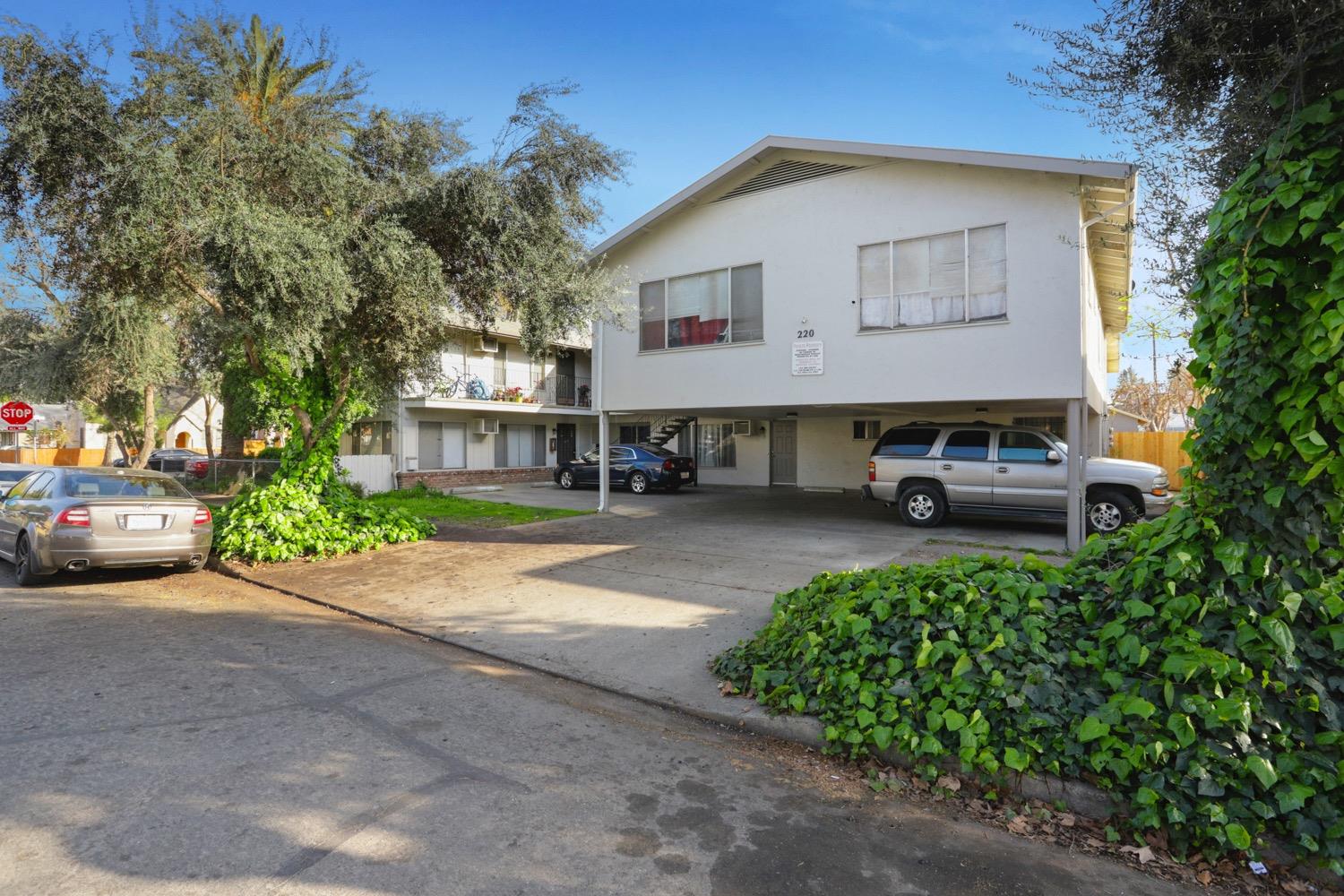 220 E Elm Street