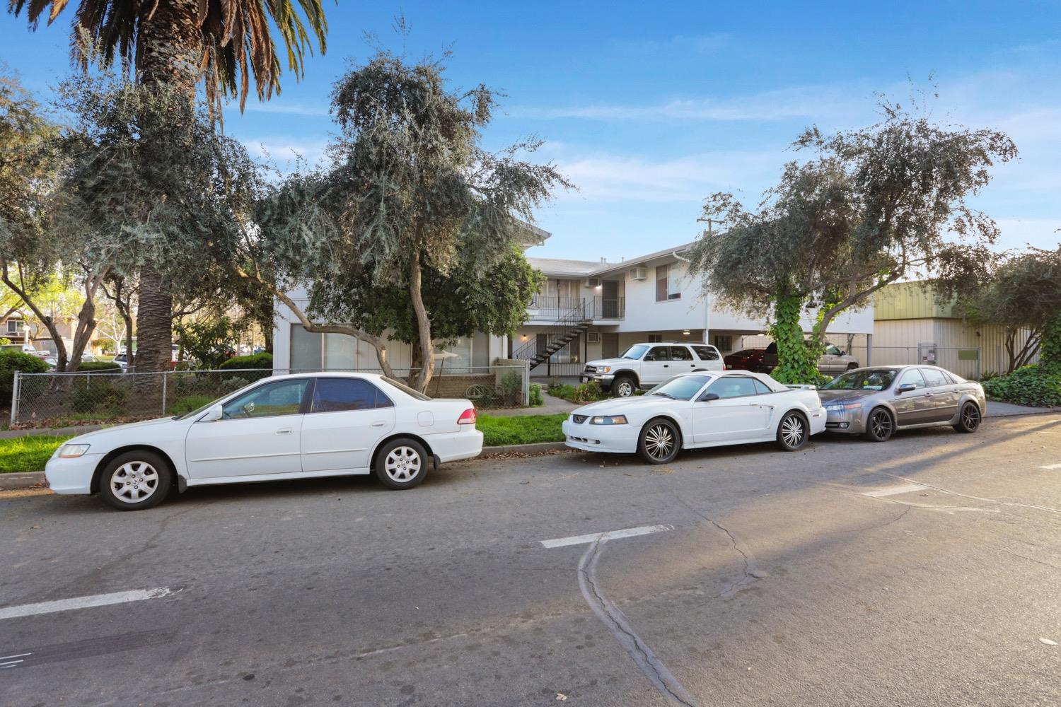 220 E Elm Street