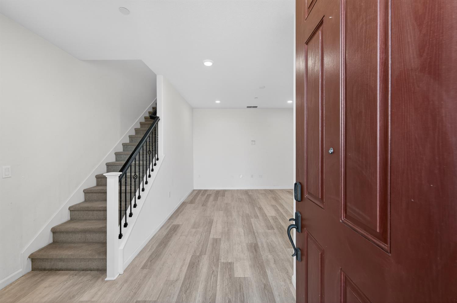 7450 Clear Lake Alley