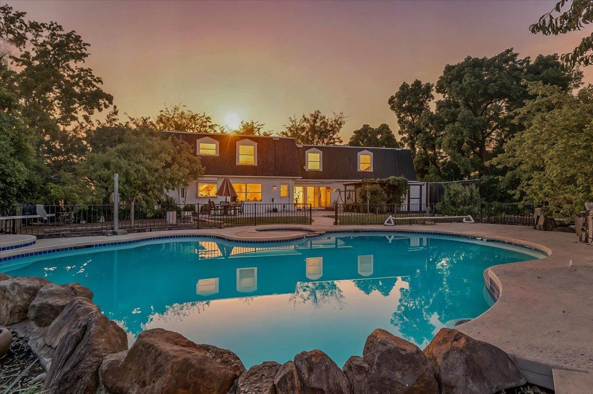 2727 Lacy Lane