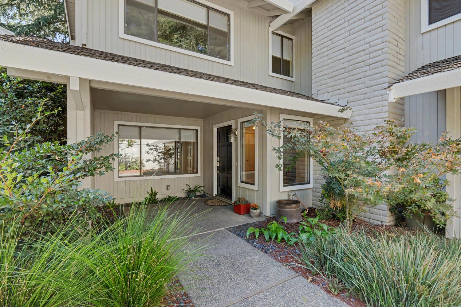 2002 University Park Dr