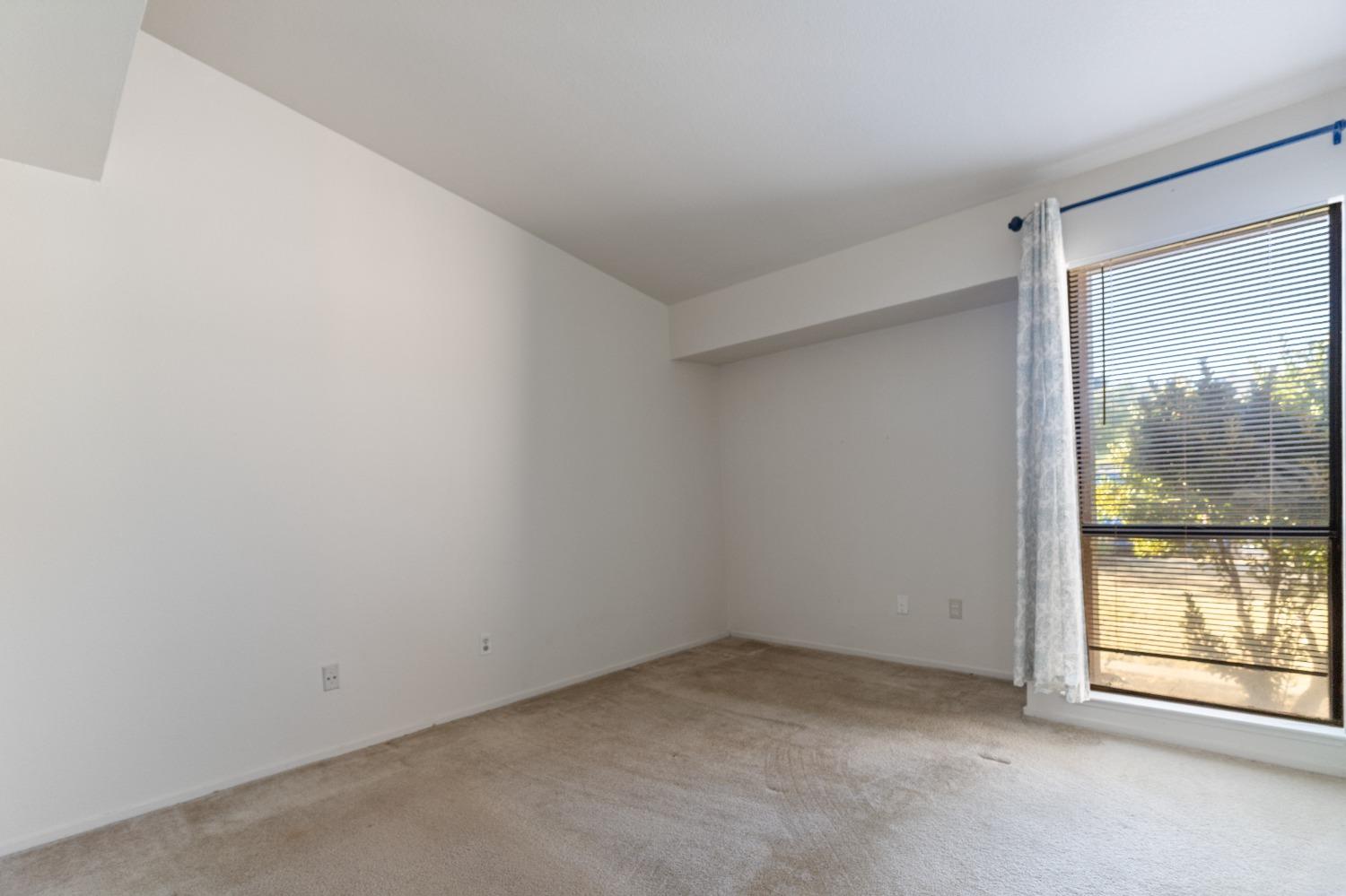 Stockton, California 95210, United States, 3 Bedrooms Bedrooms, ,2 BathroomsBathrooms,Residential,Pending,34516