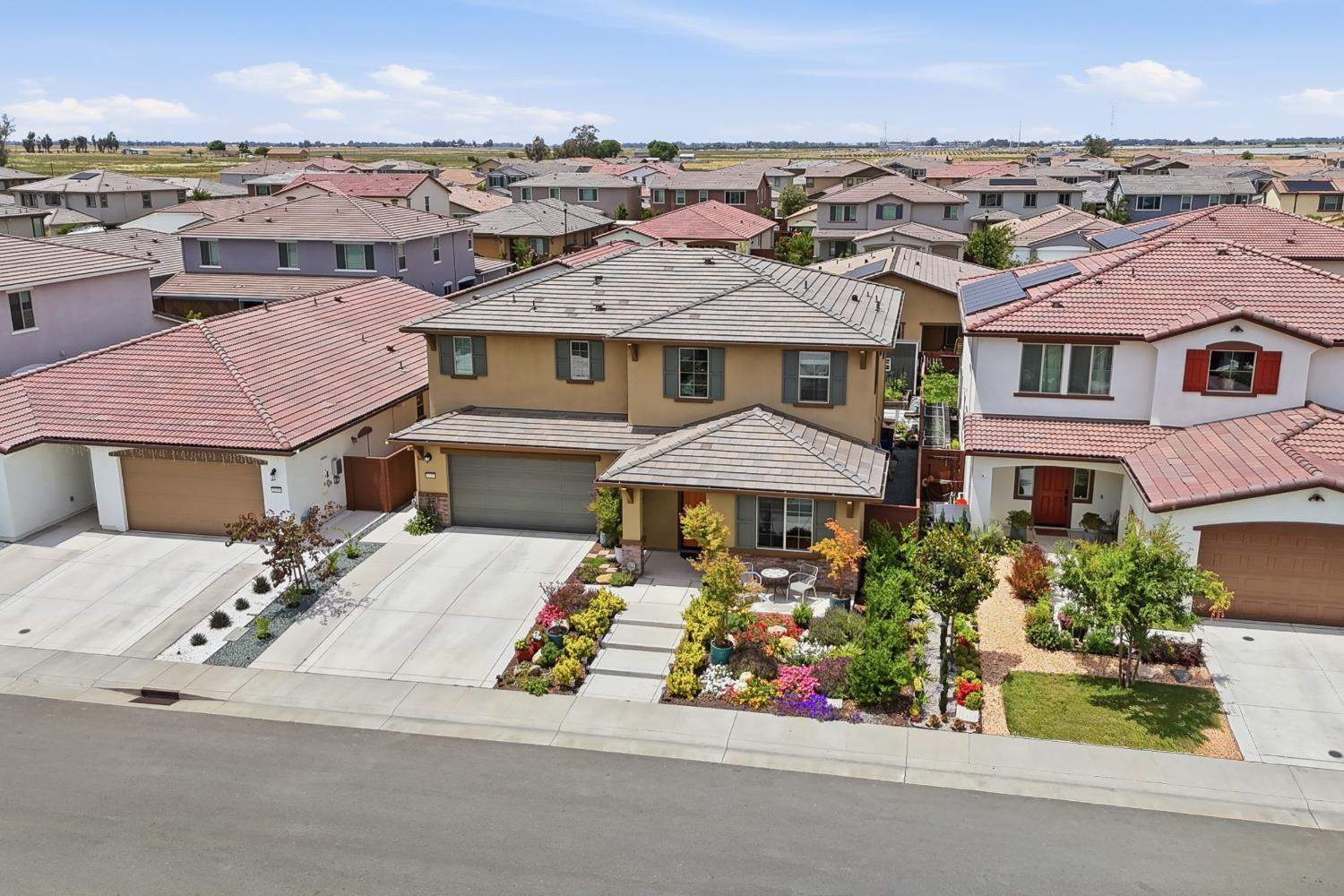 1049 Blue Range Way