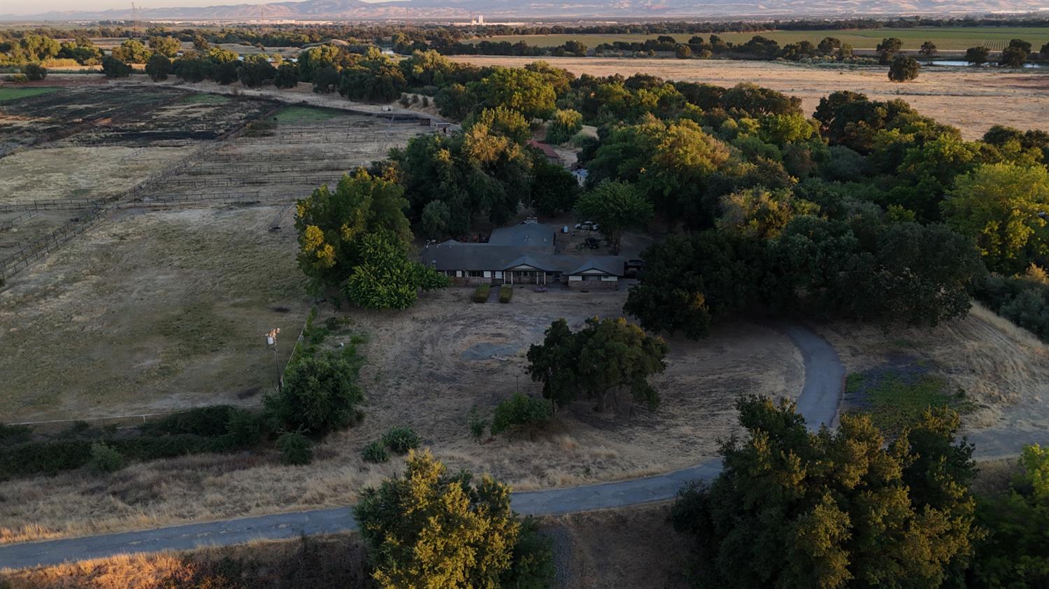 15999 Wing Levee Road