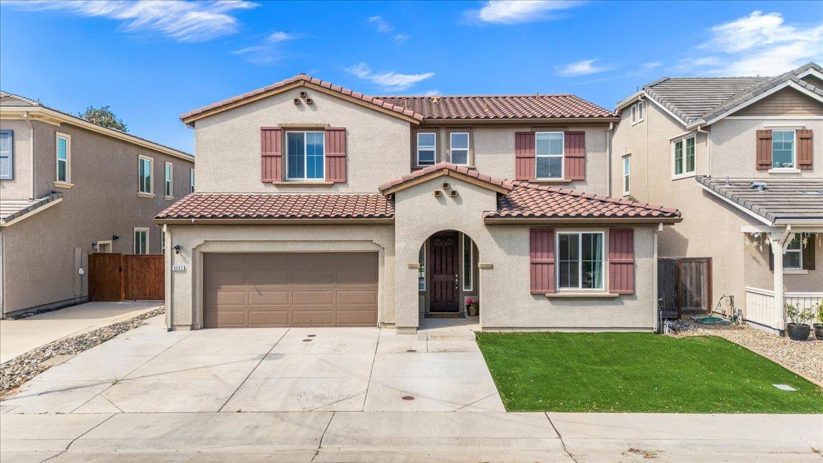 8683 Esperia Way