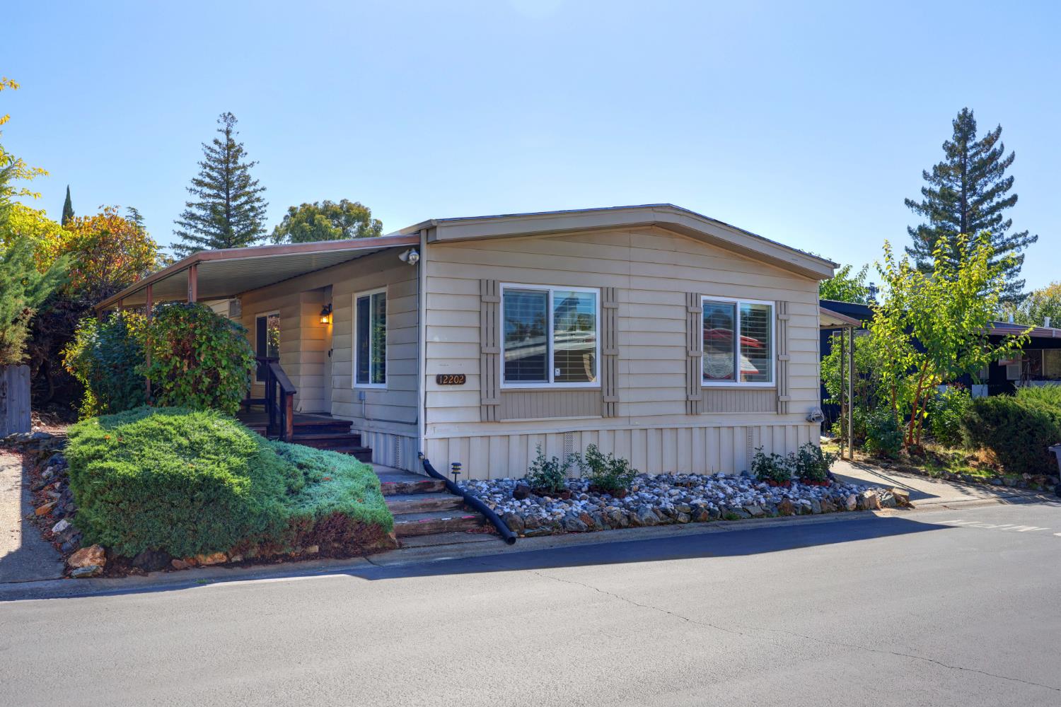 12202 Hemlock Drive