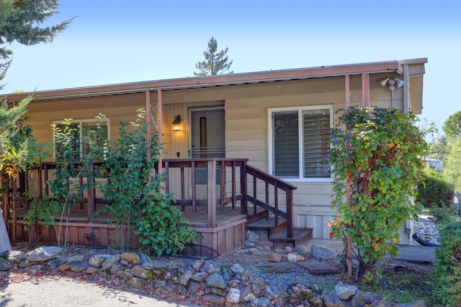 12202 Hemlock Drive